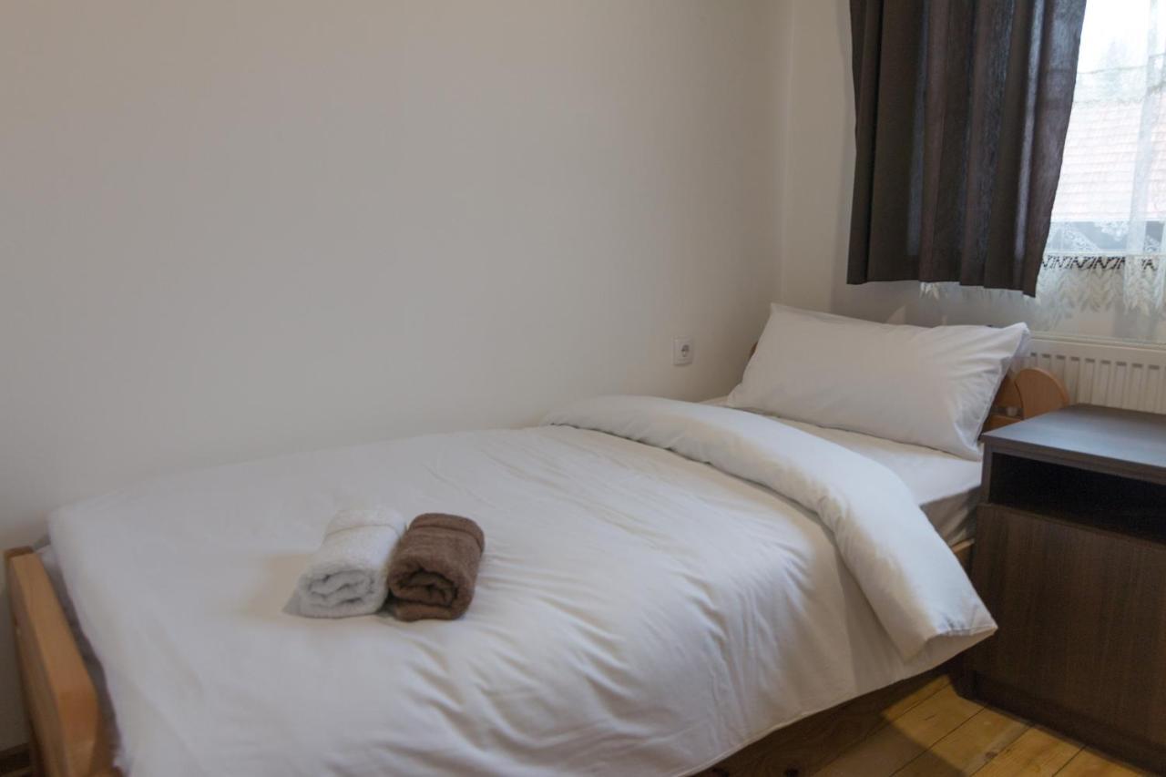 Viktorijini Konaci Aparthotel Kremna Exterior foto